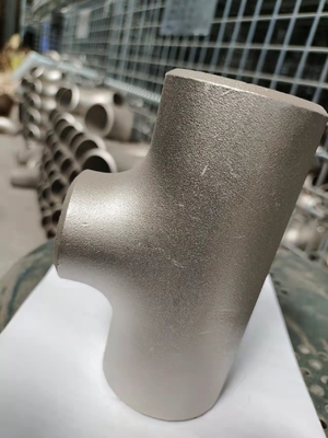 Os T do aço carbono EN1092-1 20mm/A355 soldaram a diminuição do T para equipamentos do encanamento