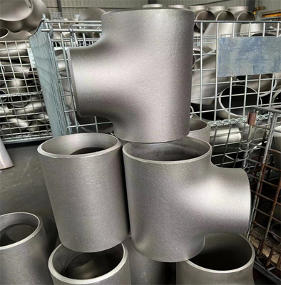 Os T do aço carbono de BSPP SCH 40 igualam/cabeças galvanizados de Bull dos encaixes de tubulação do ferro maleável